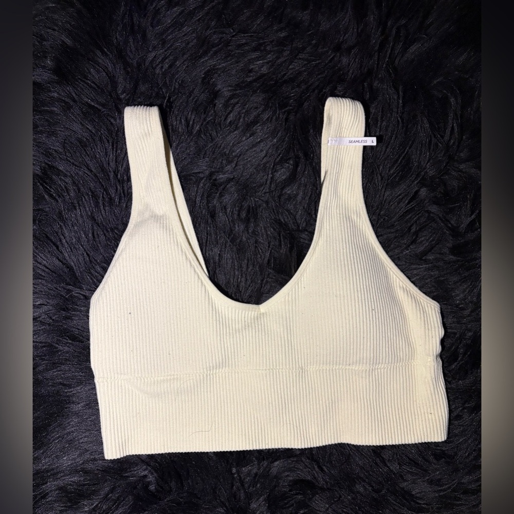 NWOT Seamless Large Aeropostale Yellow Cream Ribbed Bralette
